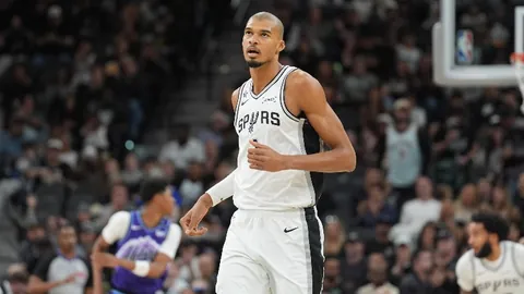 林总精选大乐透期号专家推荐质合分析前区十码 萨马尔罕迪纳摩对